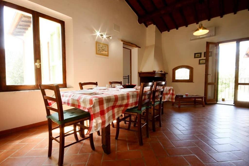 Villa Con Piscina 10 Posti Letto, L'Oliveta Di Rivalto Chianni Kültér fotó